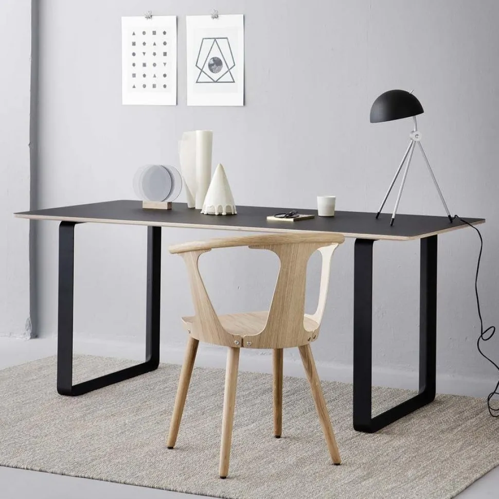 70/70 Table