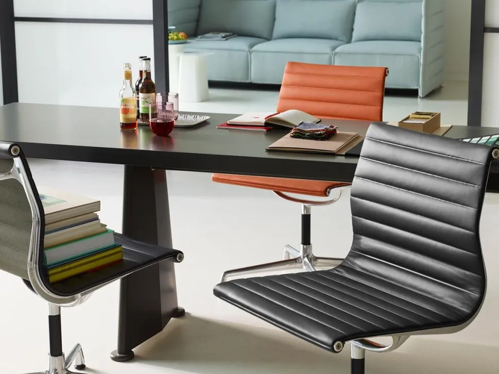 Aluminium Chair EA 101