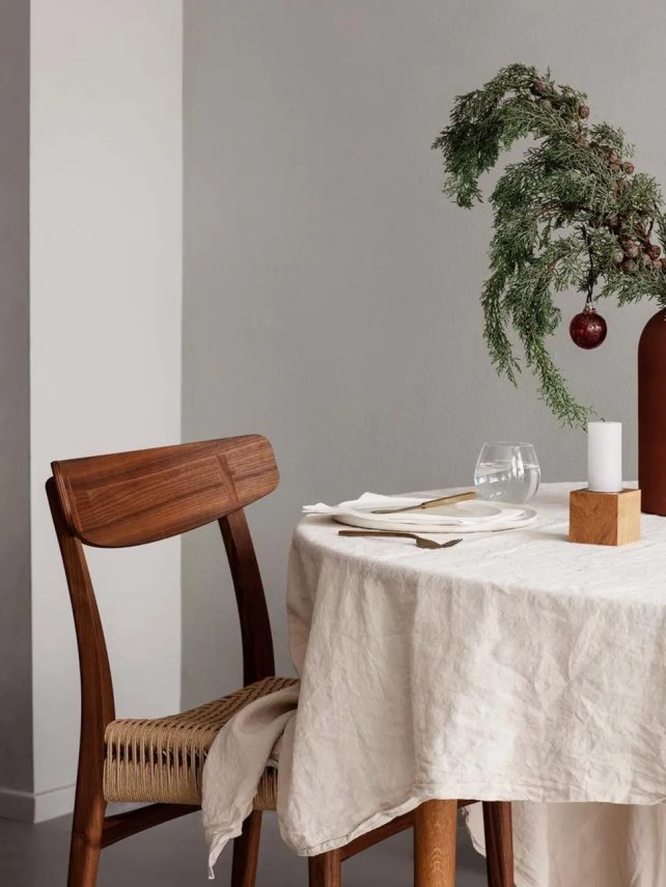 CH23 Dining Chair