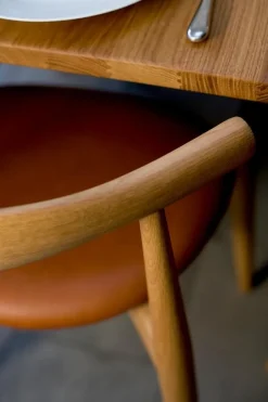 CH20 Elbow Chair