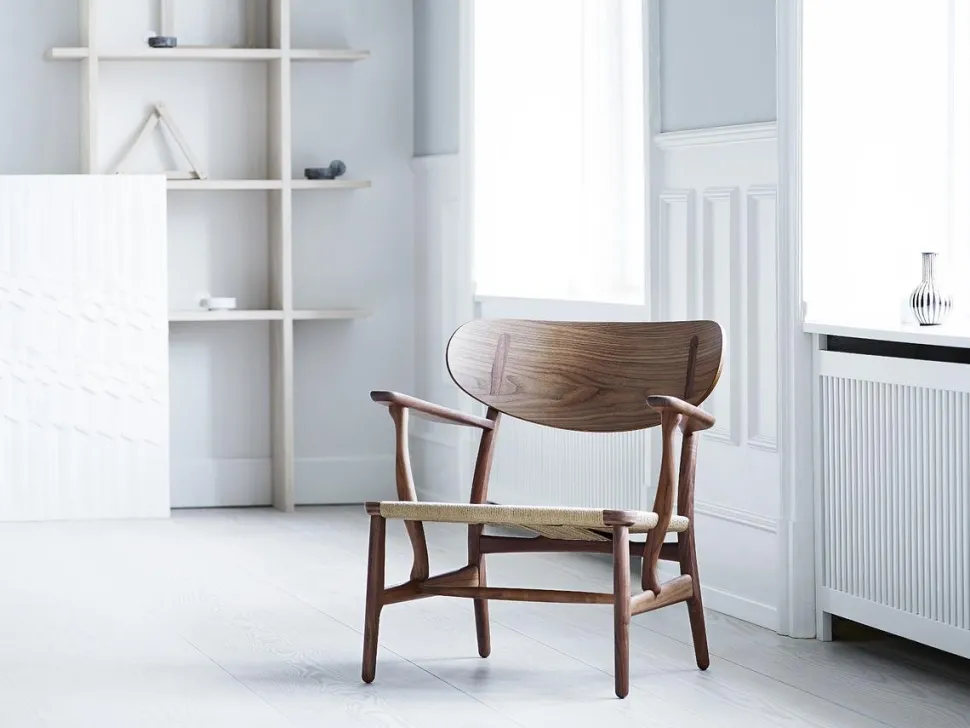 CH22 Lounge Chair
