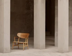CH22 Lounge Chair