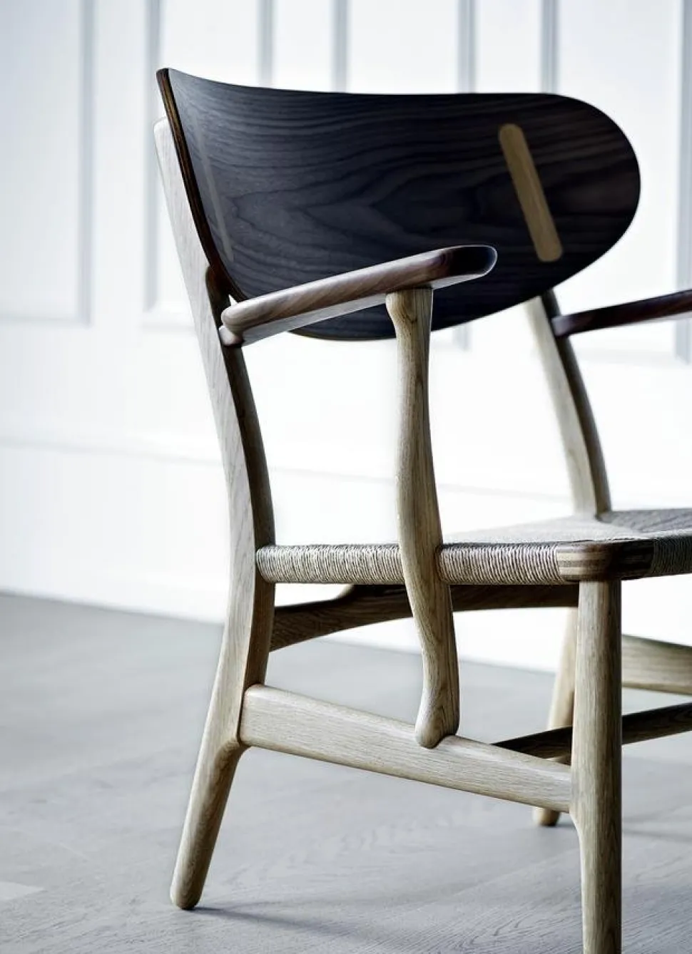 CH22 Lounge Chair