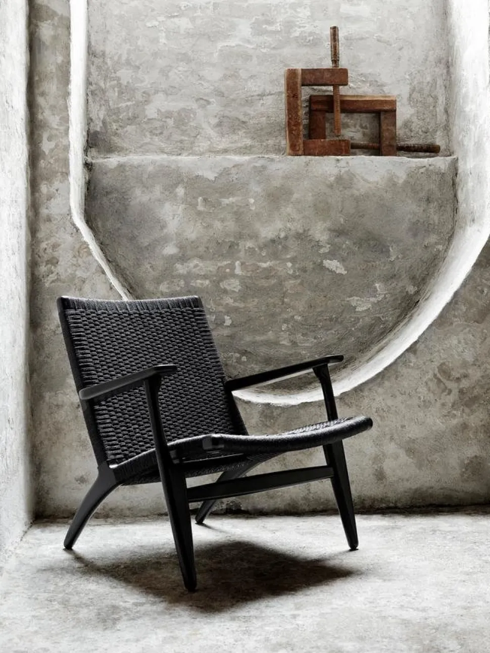 CH25 Lounge Chair