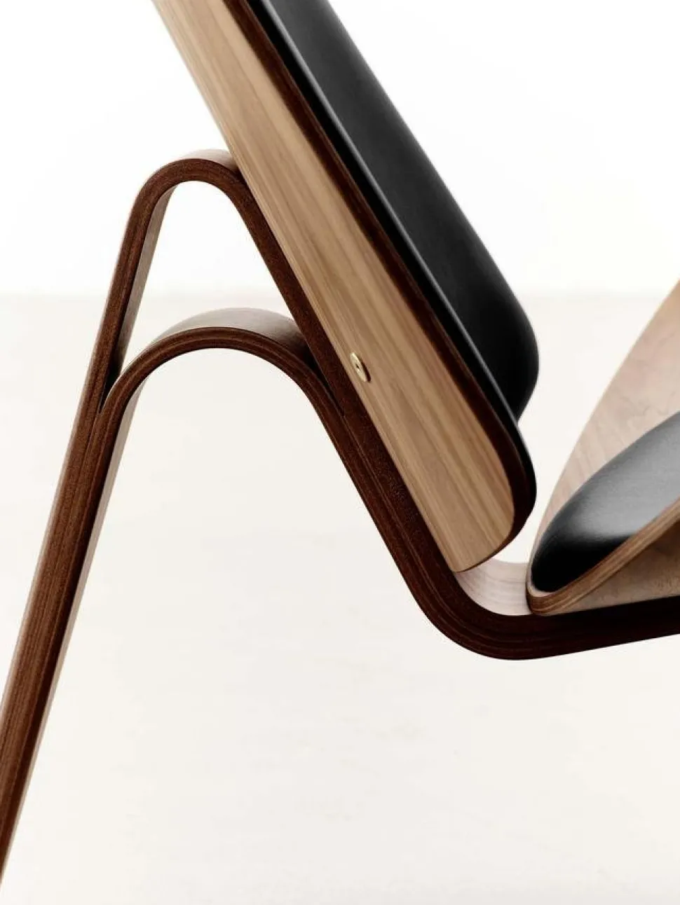 CH07 Shell Chair