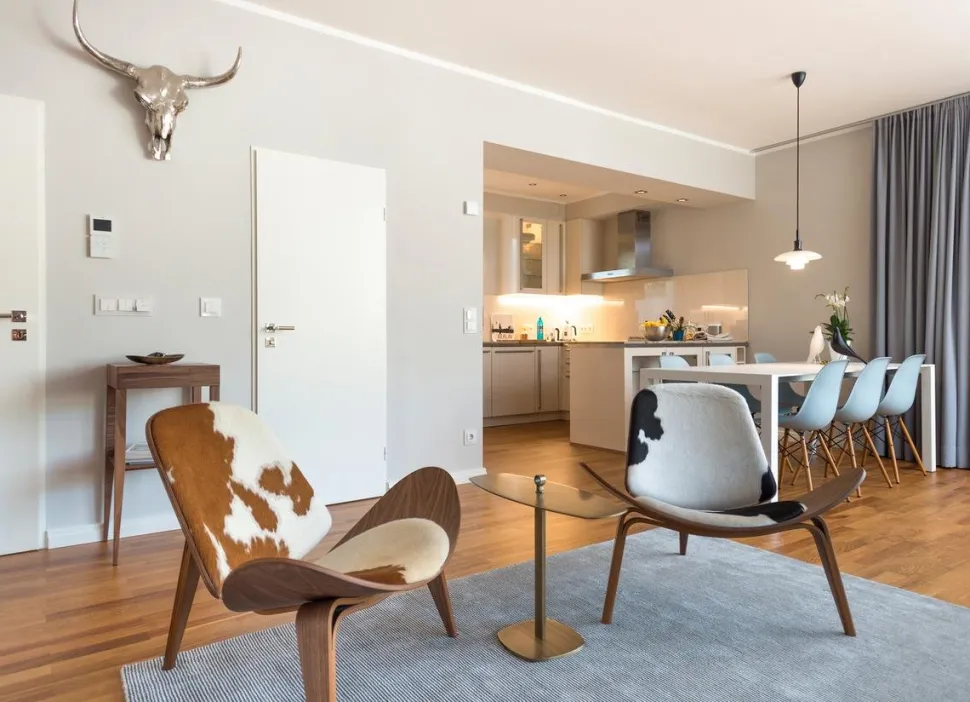 CH07 Shell Chair