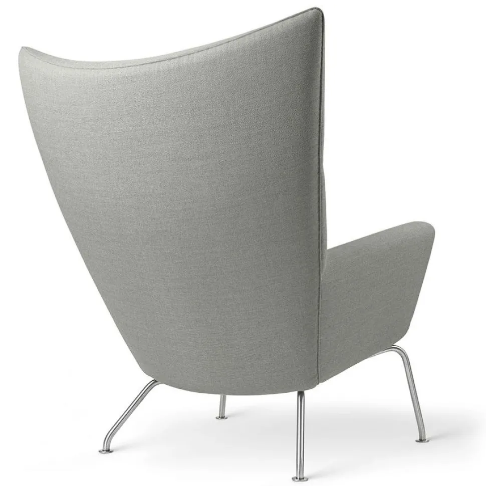 CH445 Wing Chair