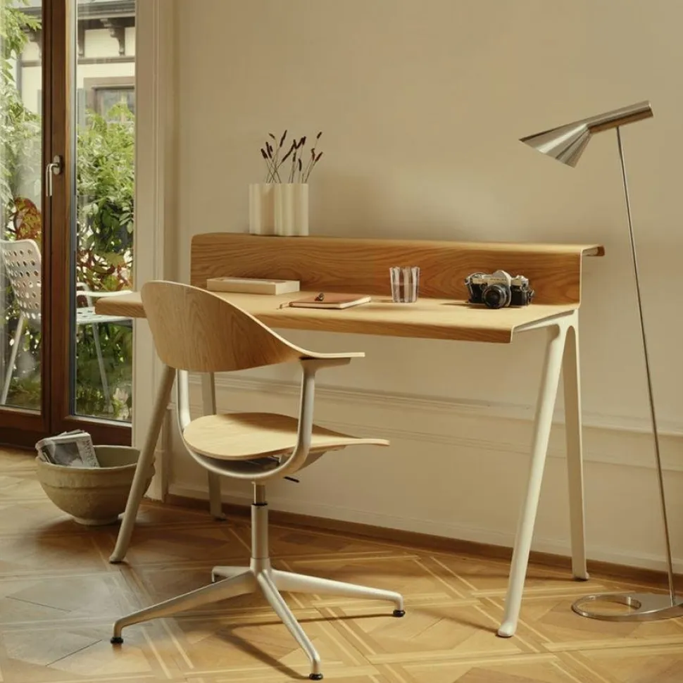 Courier Schreibtisch
