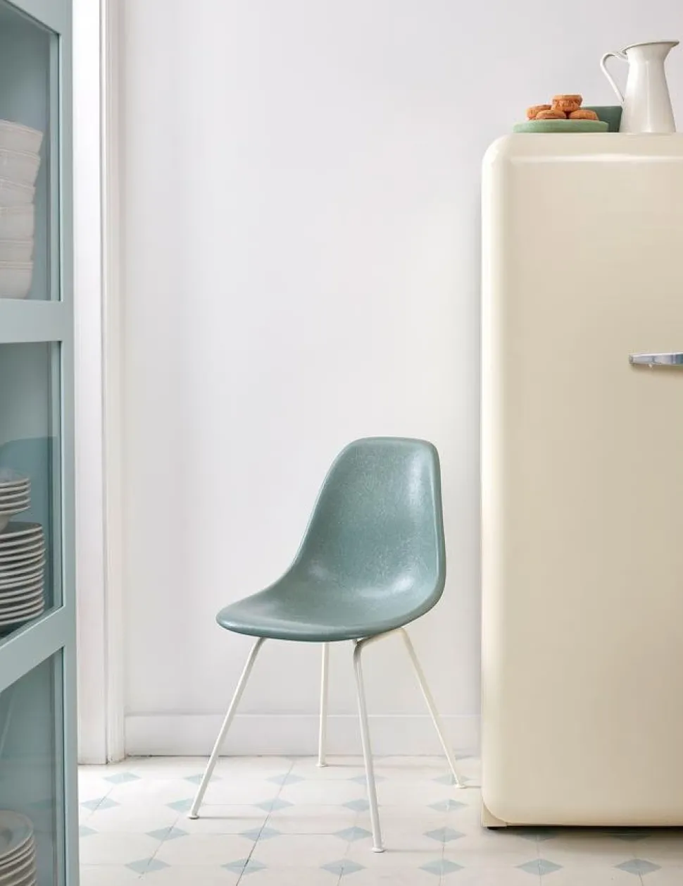 Eames Fiberglass Chair DSX