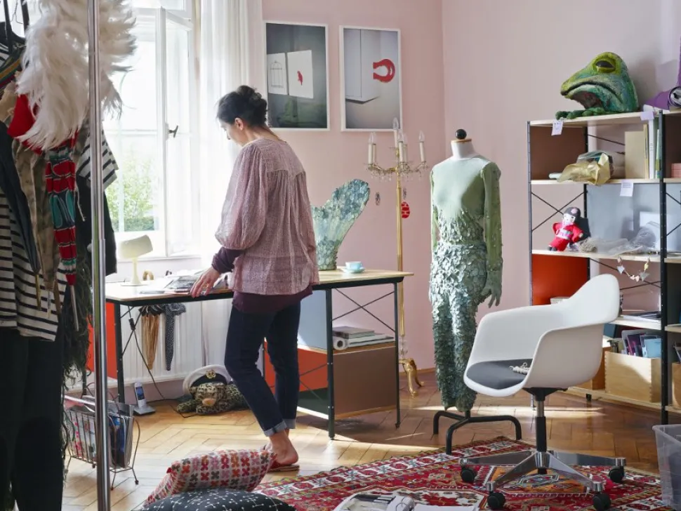 Eames Plastic Armchair RE PACC