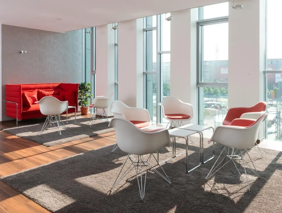 Eames Plastic Armchair RE DAR