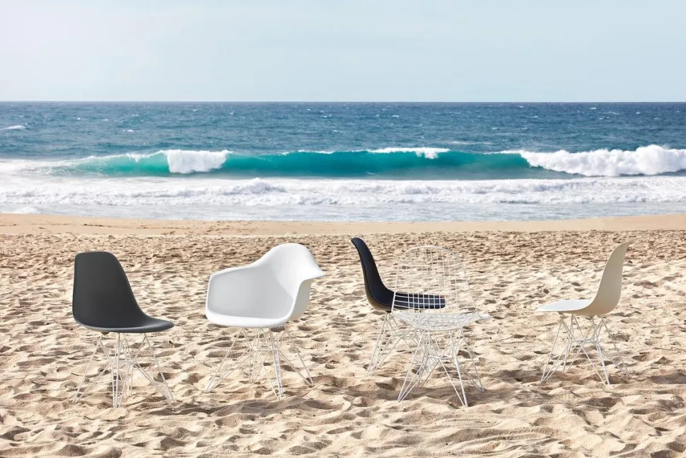 Eames Plastic Armchair RE DAR