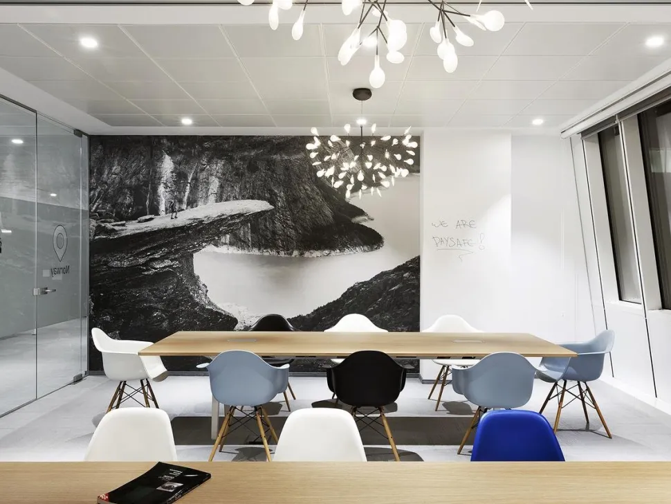 Eames Plastic Armchair RE DAW