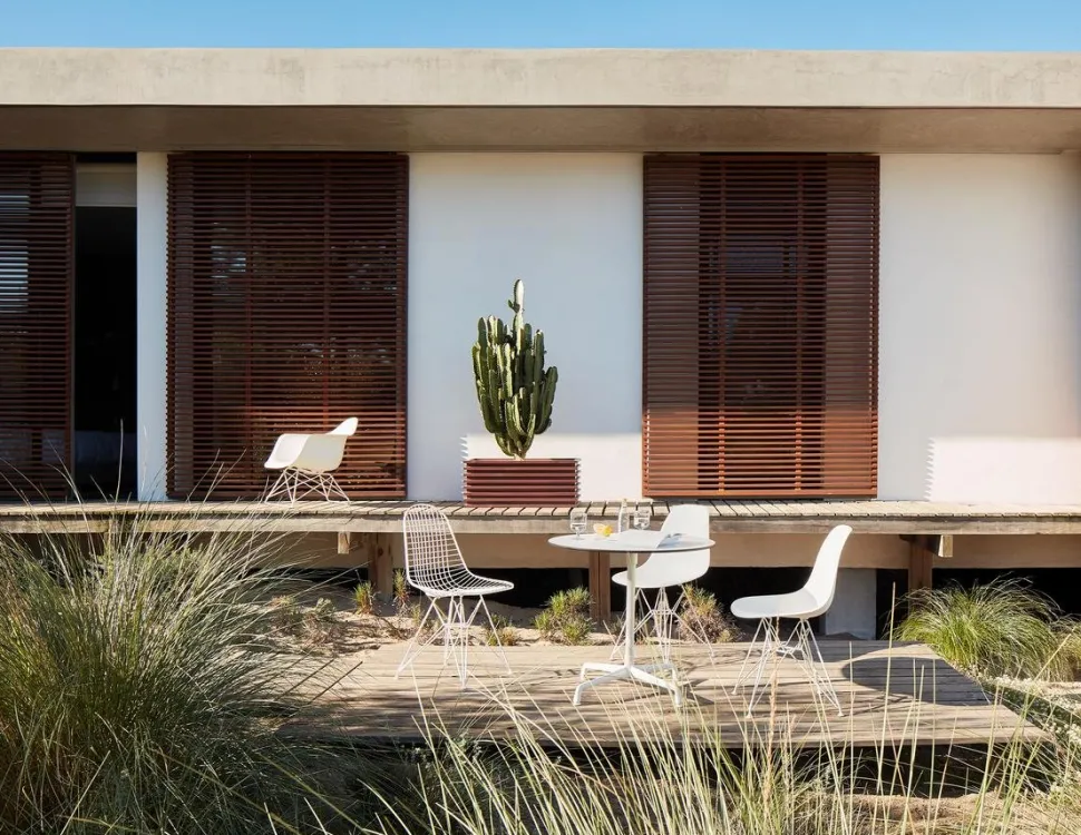 Eames Plastic Armchair RE LAR