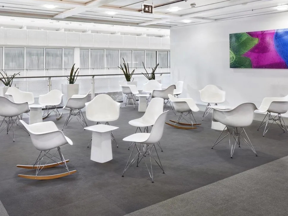 Eames Plastic Armchair RE RAR