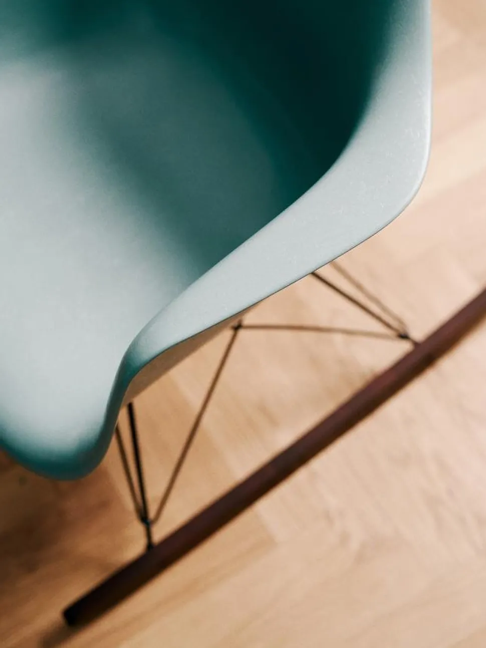 Eames Plastic Armchair RE RAR