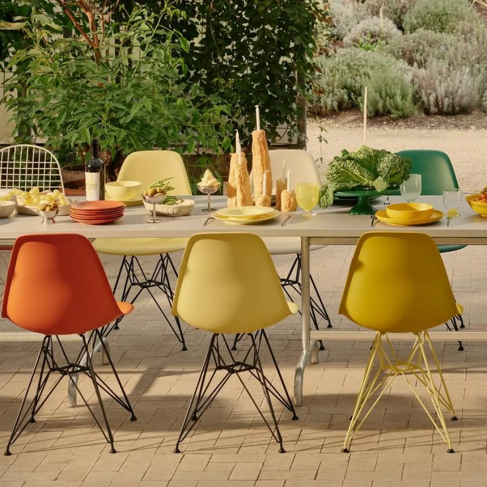 Eames Plastic Side Chair RE DSR