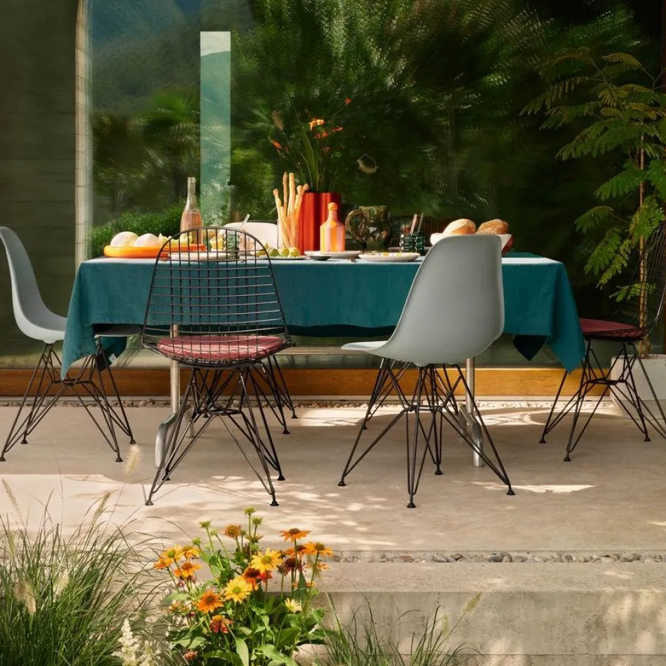 Eames Plastic Side Chair RE DSR