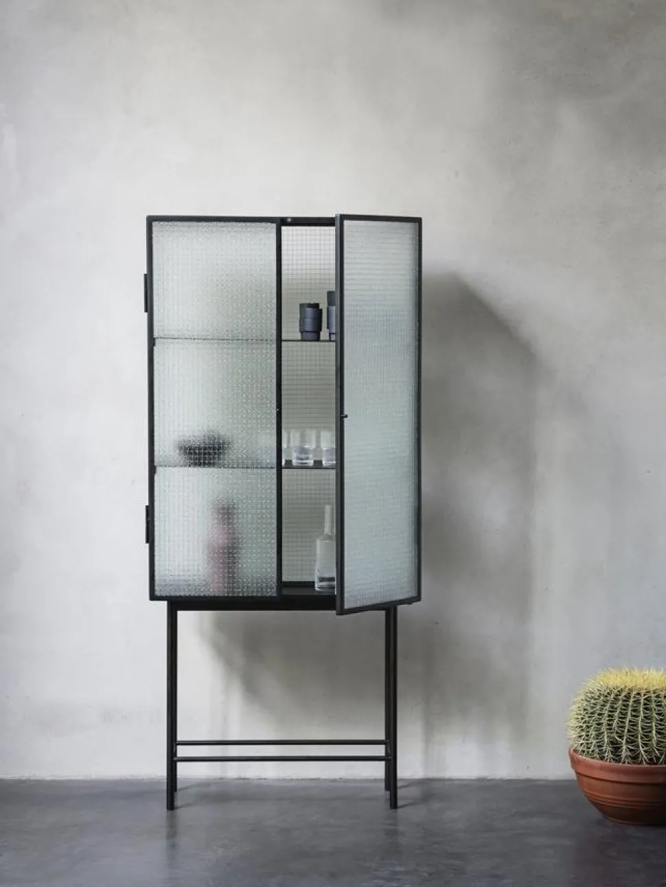 Haze Vitrine