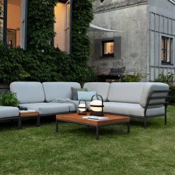 Level Lounge Tisch
