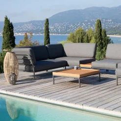 Level Lounge Tisch
