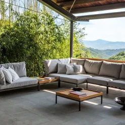 Level Lounge Tisch