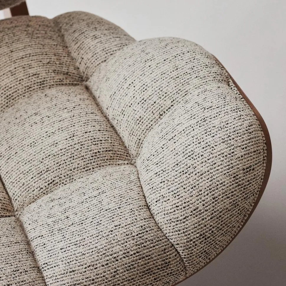 Mammoth Wing Chair