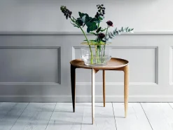 Objects Tray Table