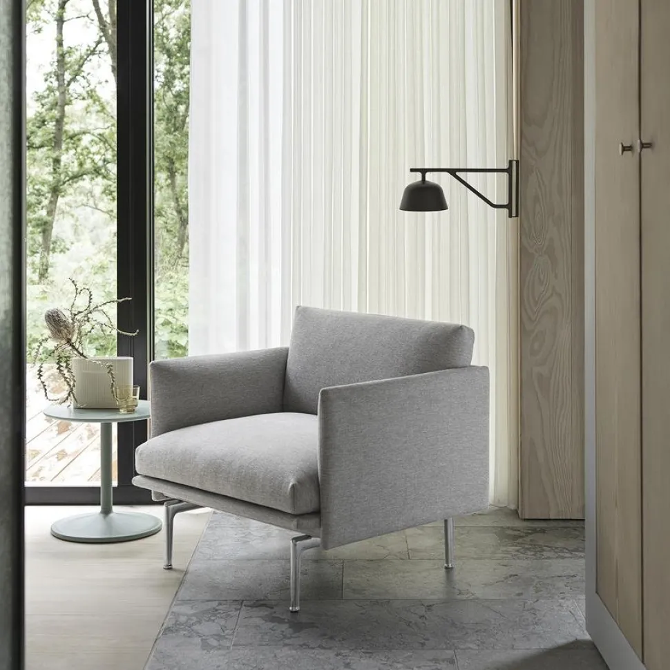 Outline Studio Chair