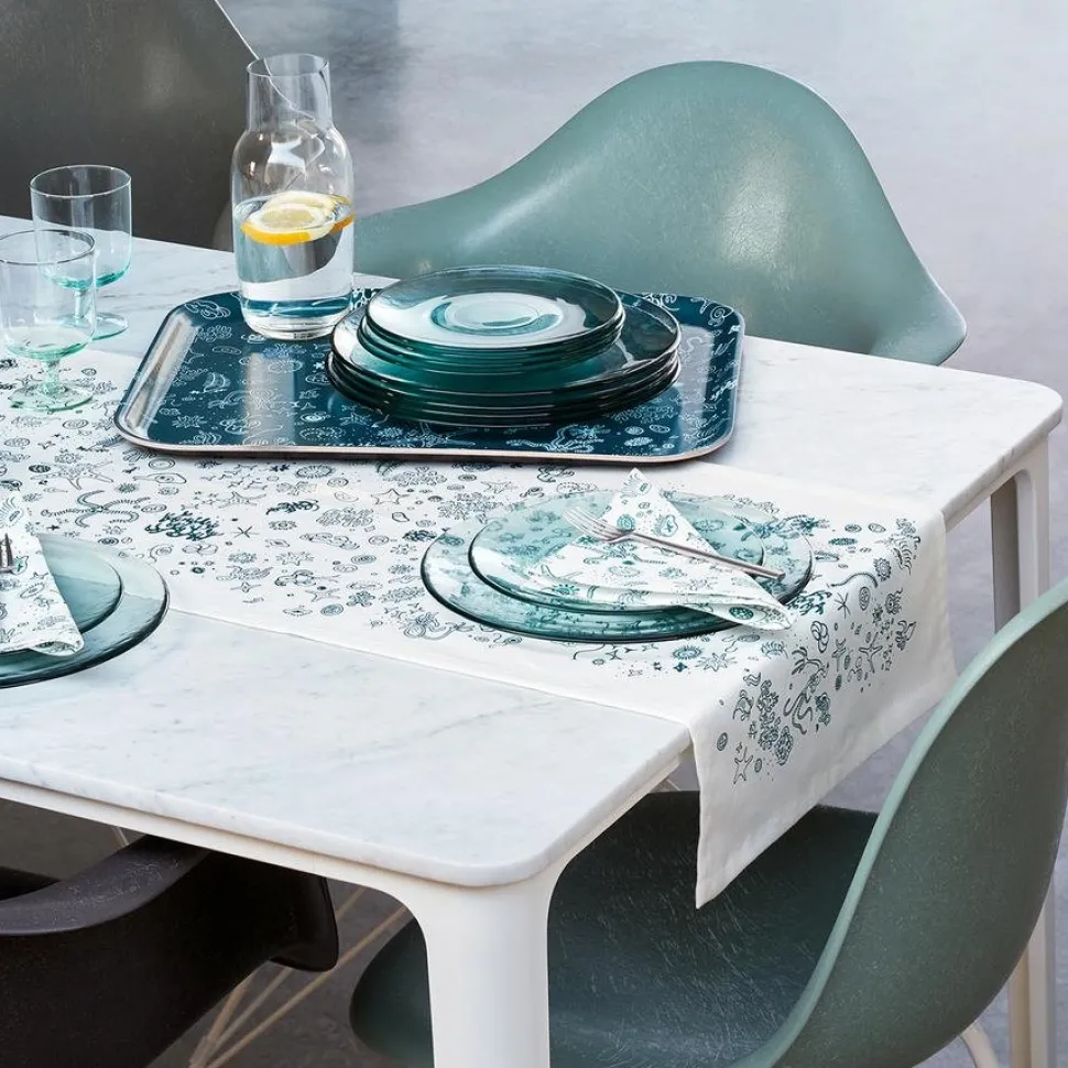 Plate Dining Table