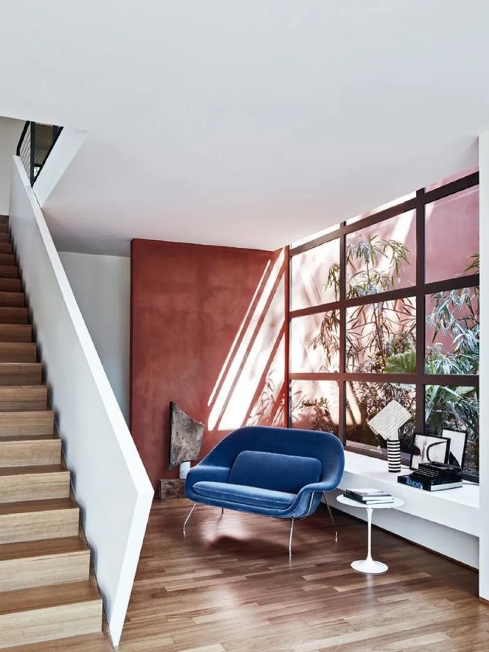 Saarinen Beistelltisch rund