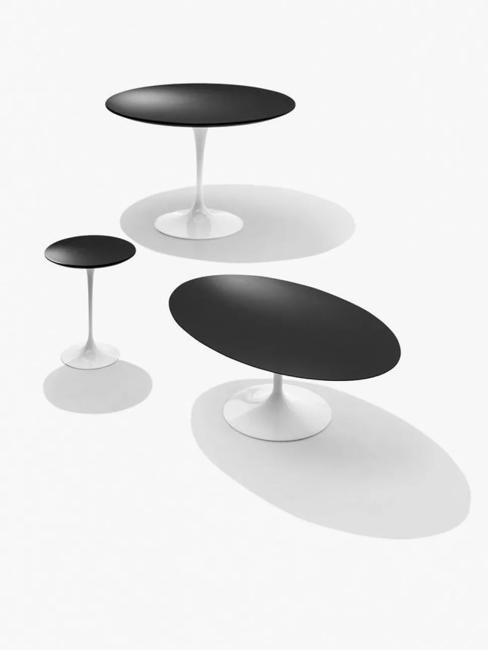Saarinen Couchtisch oval