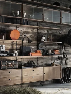 String System Hängeschrank mit Vitrinenschiebetüren