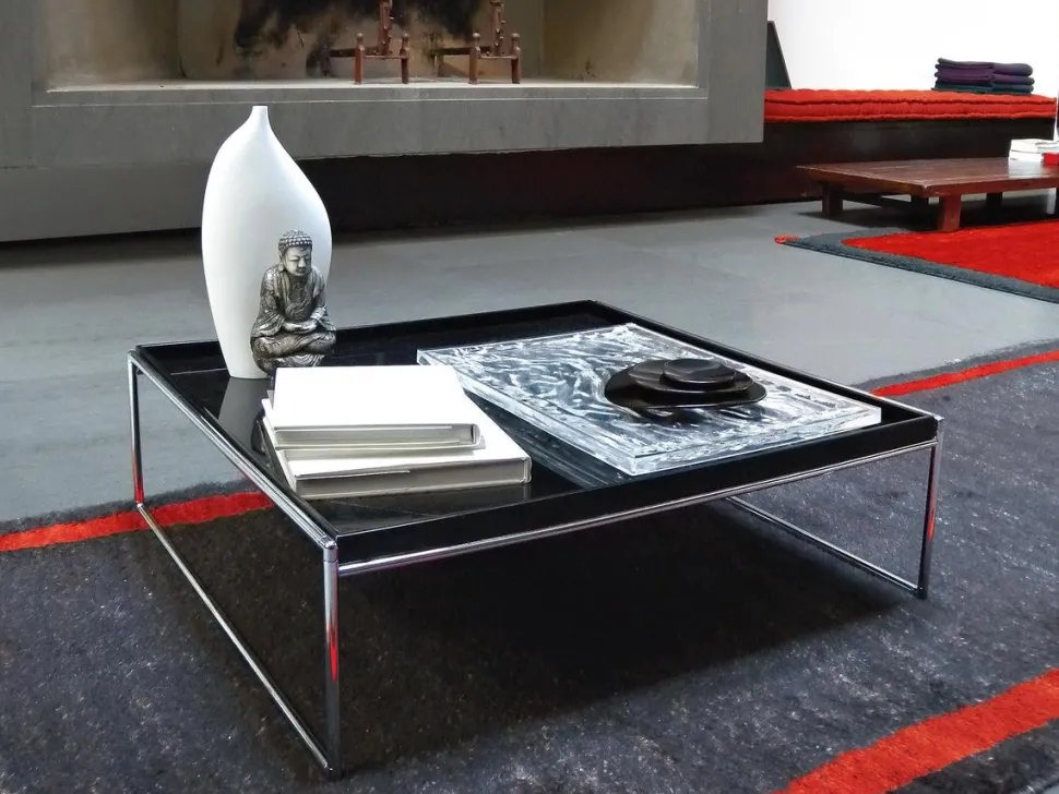 Trays Tisch