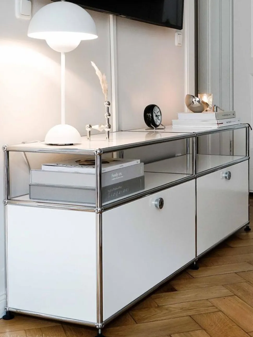 USM Haller Lowboard L mit Aufbau, individualisierbar