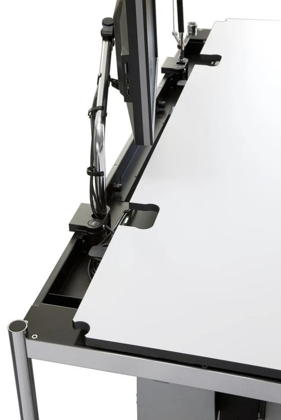 USM Haller Tisch Advanced