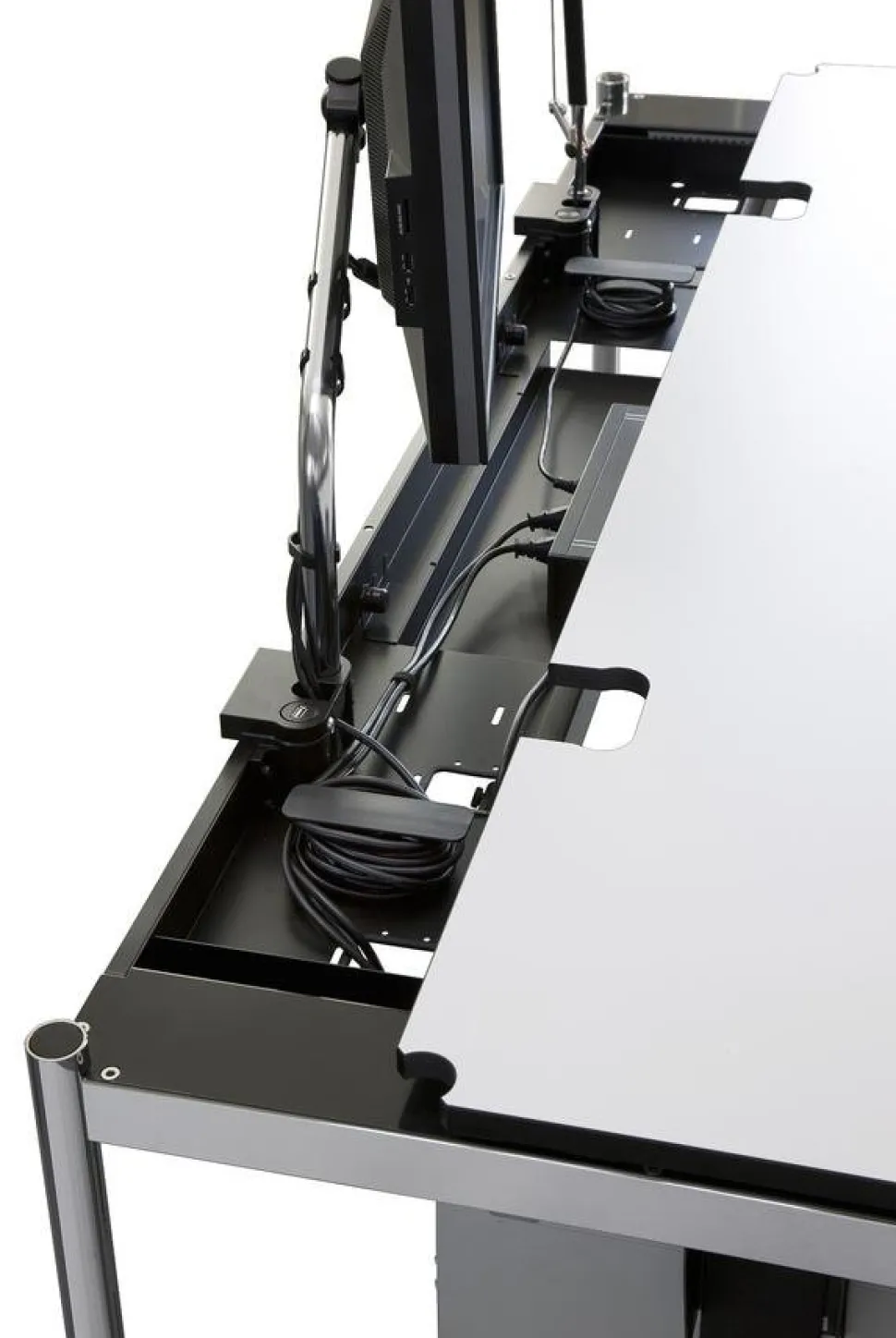 USM Haller Tisch Advanced