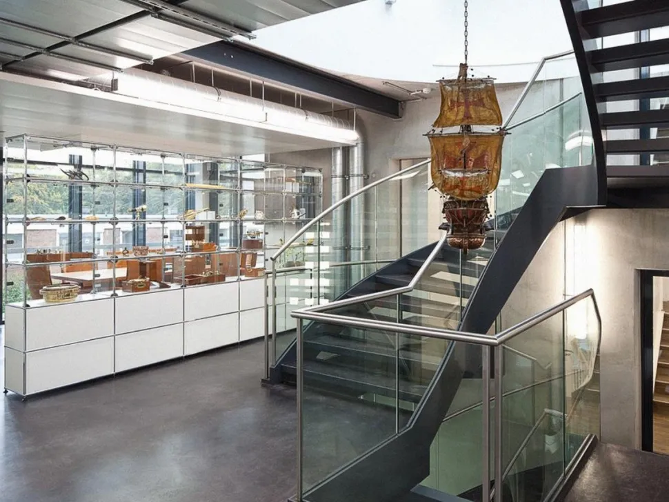 USM Haller Vitrinenschrank